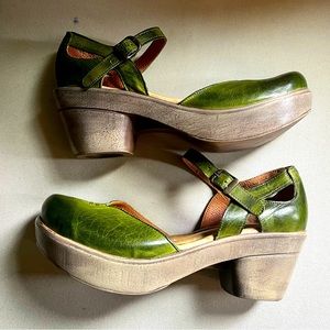 JAFA green heels! Size 38.